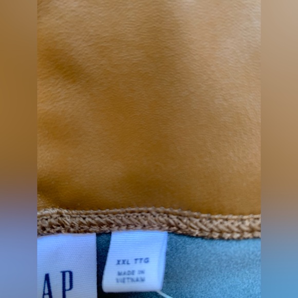 GAP Pull up pants XXL/TTG and XL/TG 2 Sizes available - Picture 3 of 8